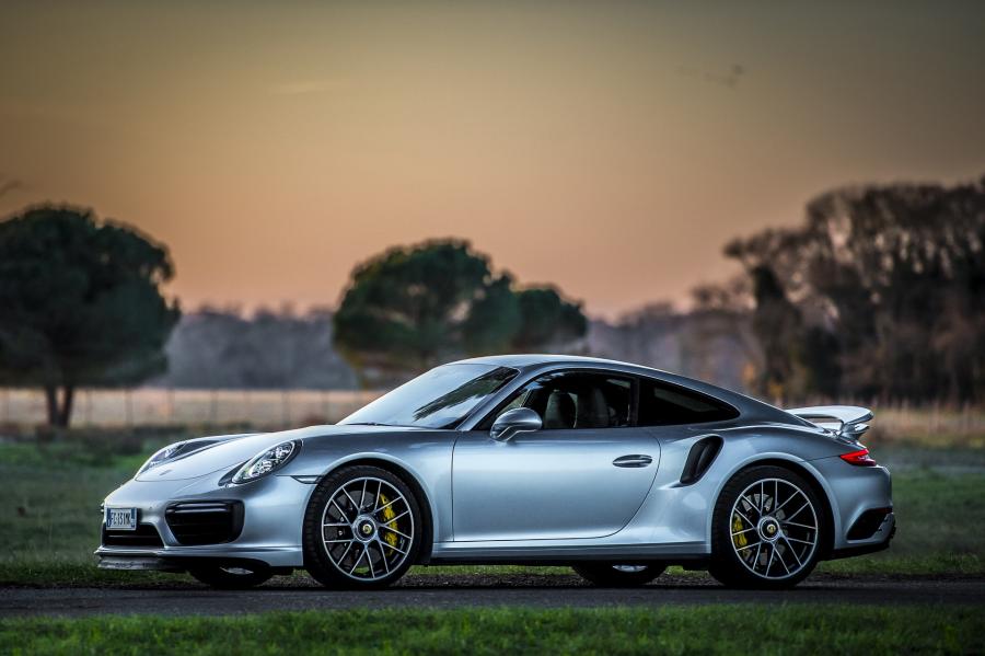  Porsche 911 Turbo S Coupe 2016 года  (WW) (фото 1 из 30)